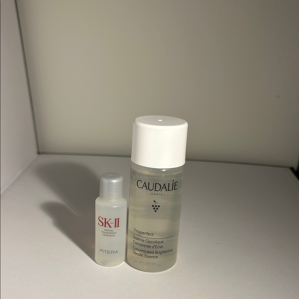 Caudalie Vinoperfect Glycolic Essence - Clear and White